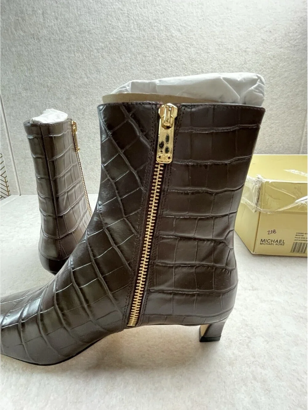NIB Michael Kors Women's Brown / Chocolate Cosmo Kitten Heel Leather Booties 6.5